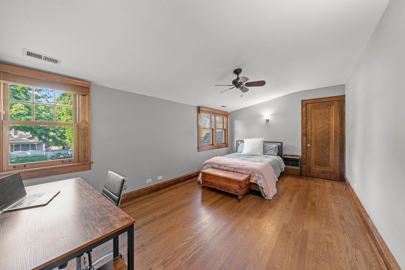 421 S Sunnyside Avenue, Elmhurst, IL 60126