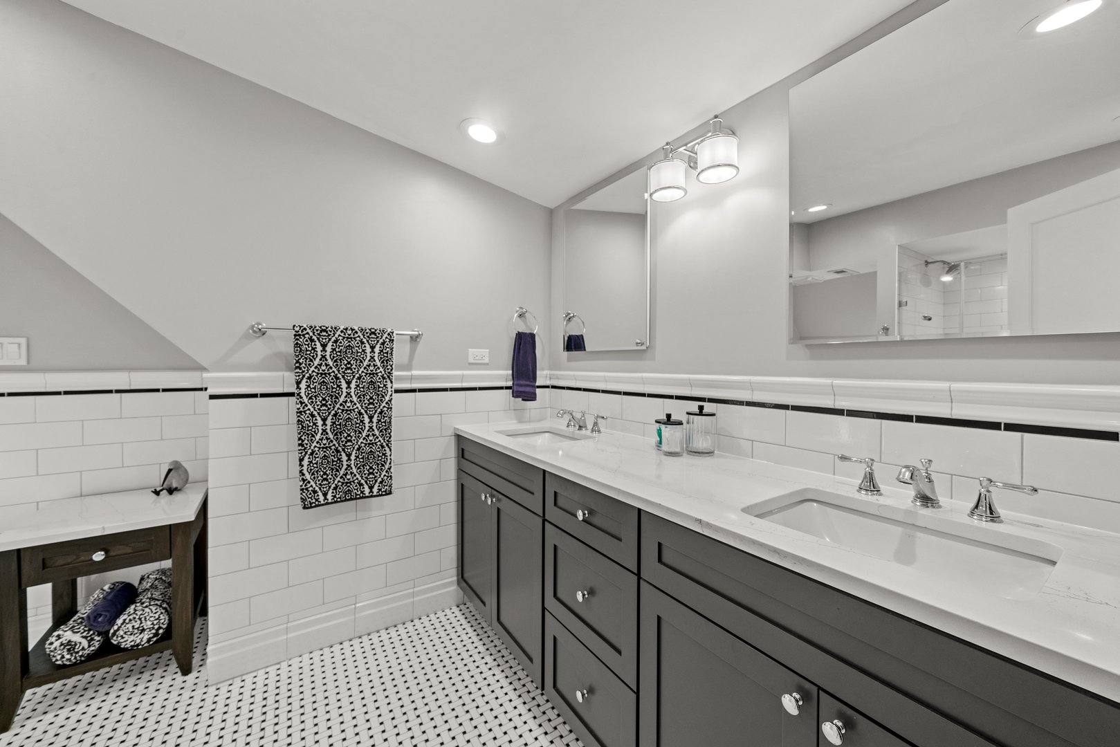 421 S Sunnyside Avenue, Elmhurst, IL 60126