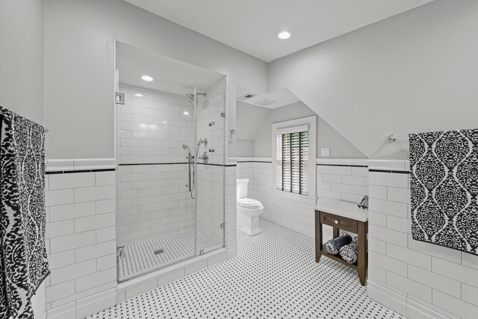 421 S Sunnyside Avenue, Elmhurst, IL 60126