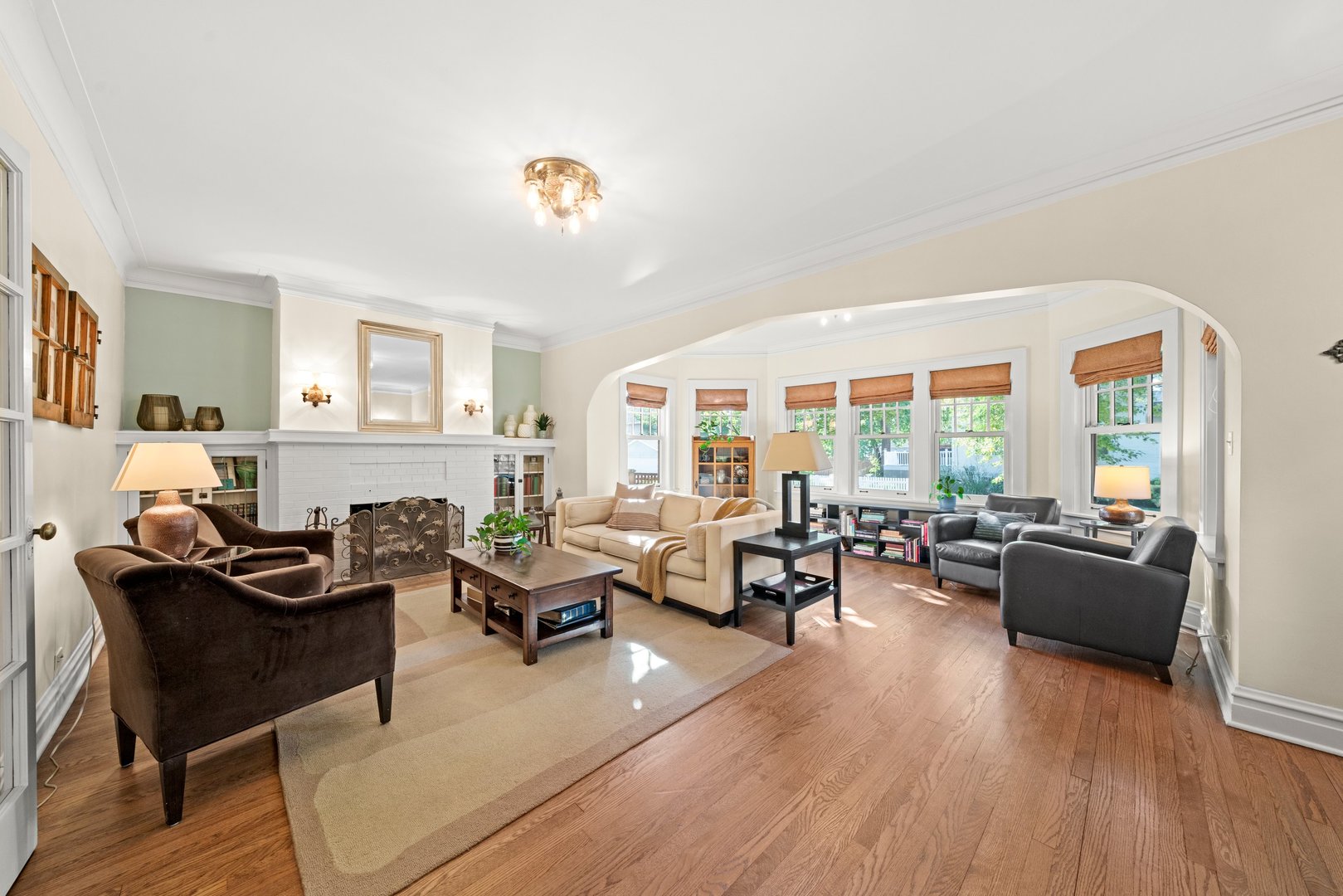 421 S Sunnyside Avenue, Elmhurst, IL 60126