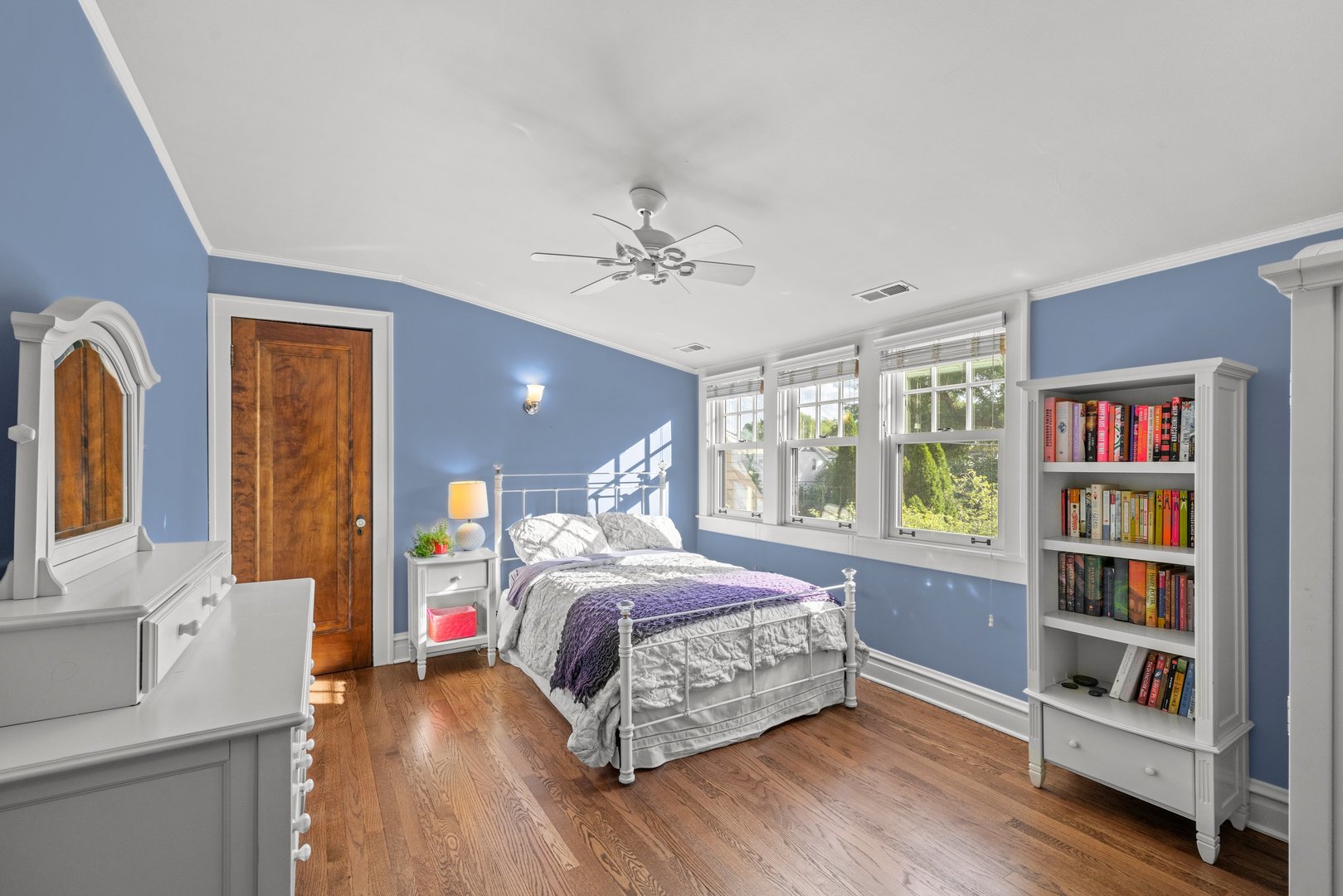 421 S Sunnyside Avenue, Elmhurst, IL 60126
