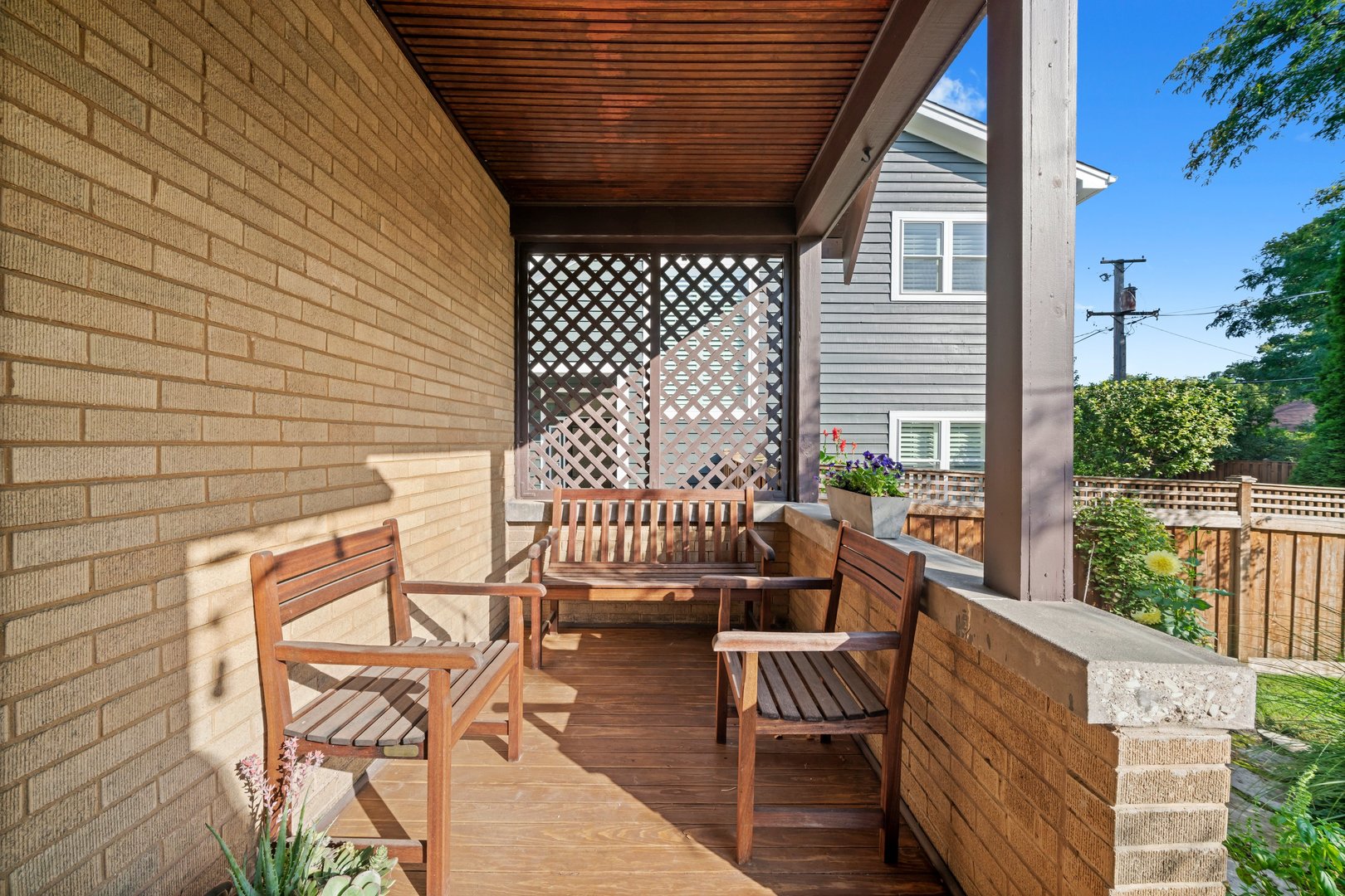 421 S Sunnyside Avenue, Elmhurst, IL 60126