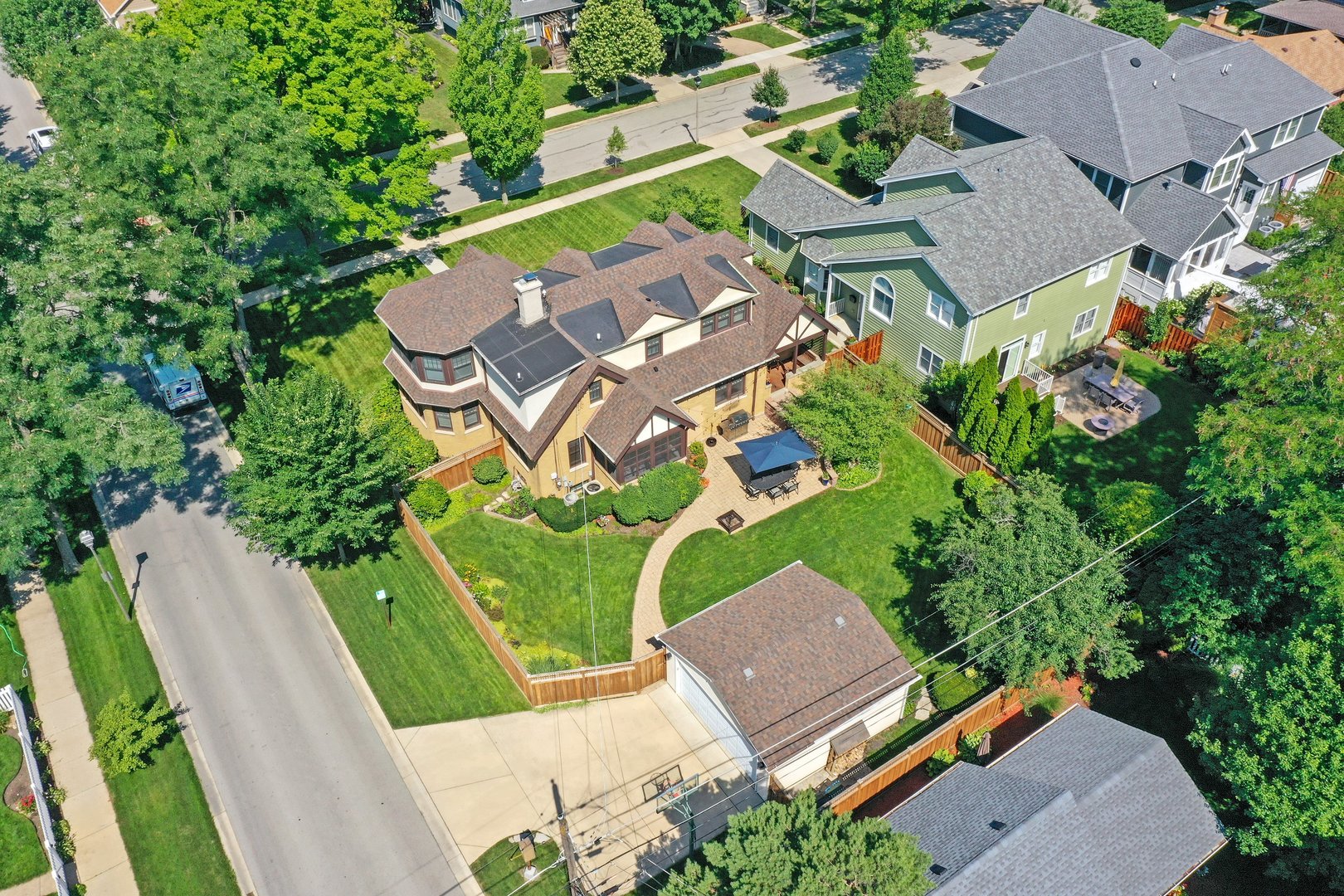 421 S Sunnyside Avenue, Elmhurst, IL 60126