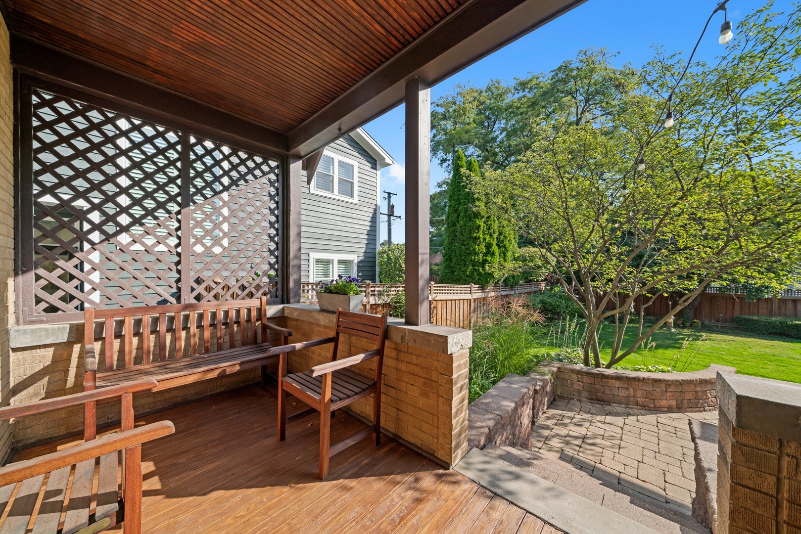 421 S Sunnyside Avenue, Elmhurst, IL 60126