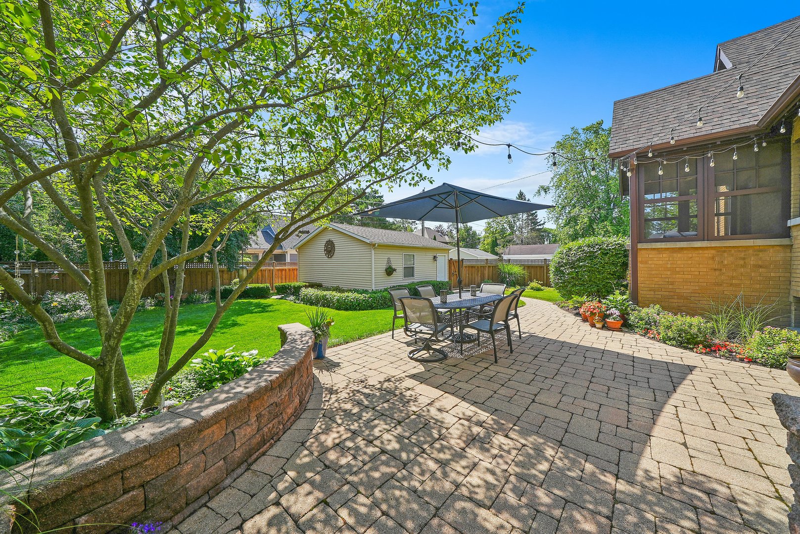421 S Sunnyside Avenue, Elmhurst, IL 60126
