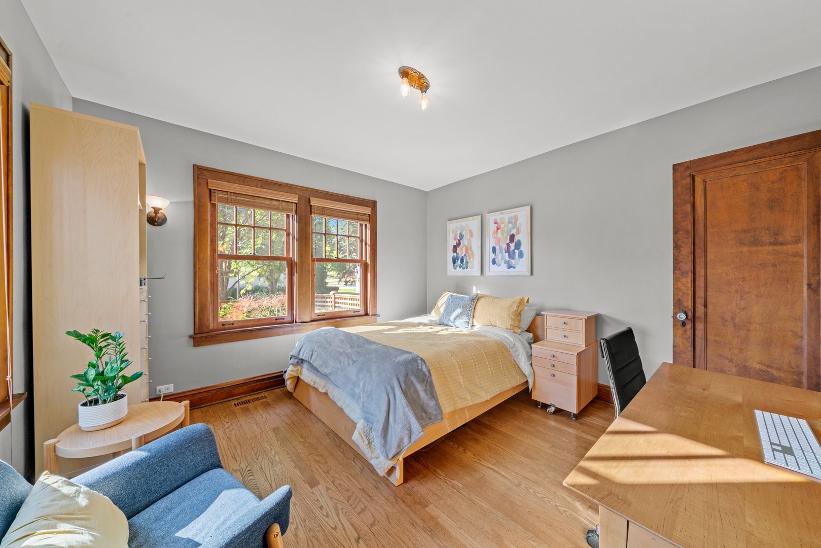 421 S Sunnyside Avenue, Elmhurst, IL 60126