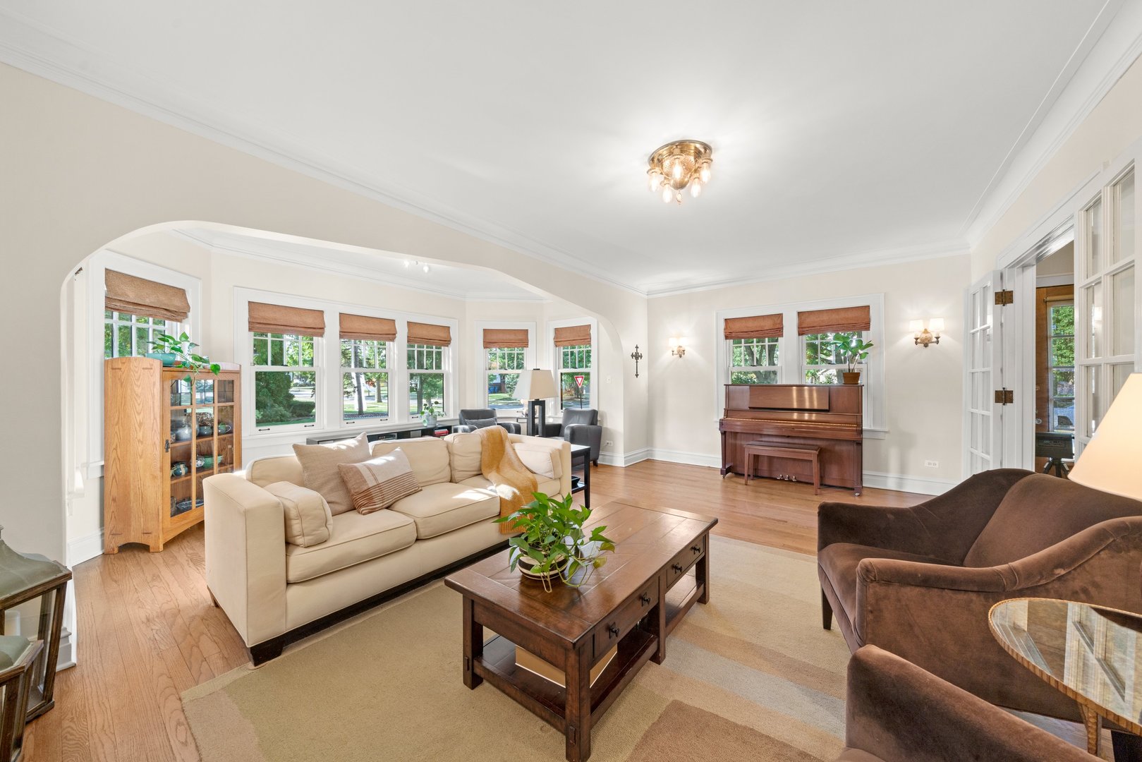 421 S Sunnyside Avenue, Elmhurst, IL 60126