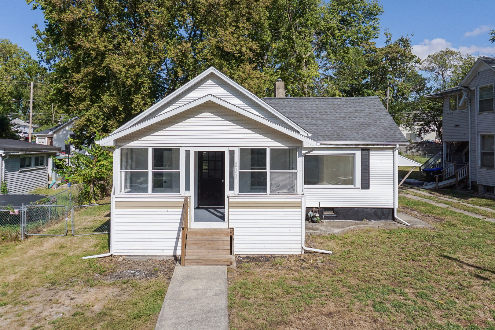 809 W Monroe Street, Bloomington, IL 61701