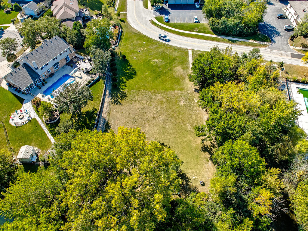 15633 Orlan Brook Drive, Orland Park, IL 60462