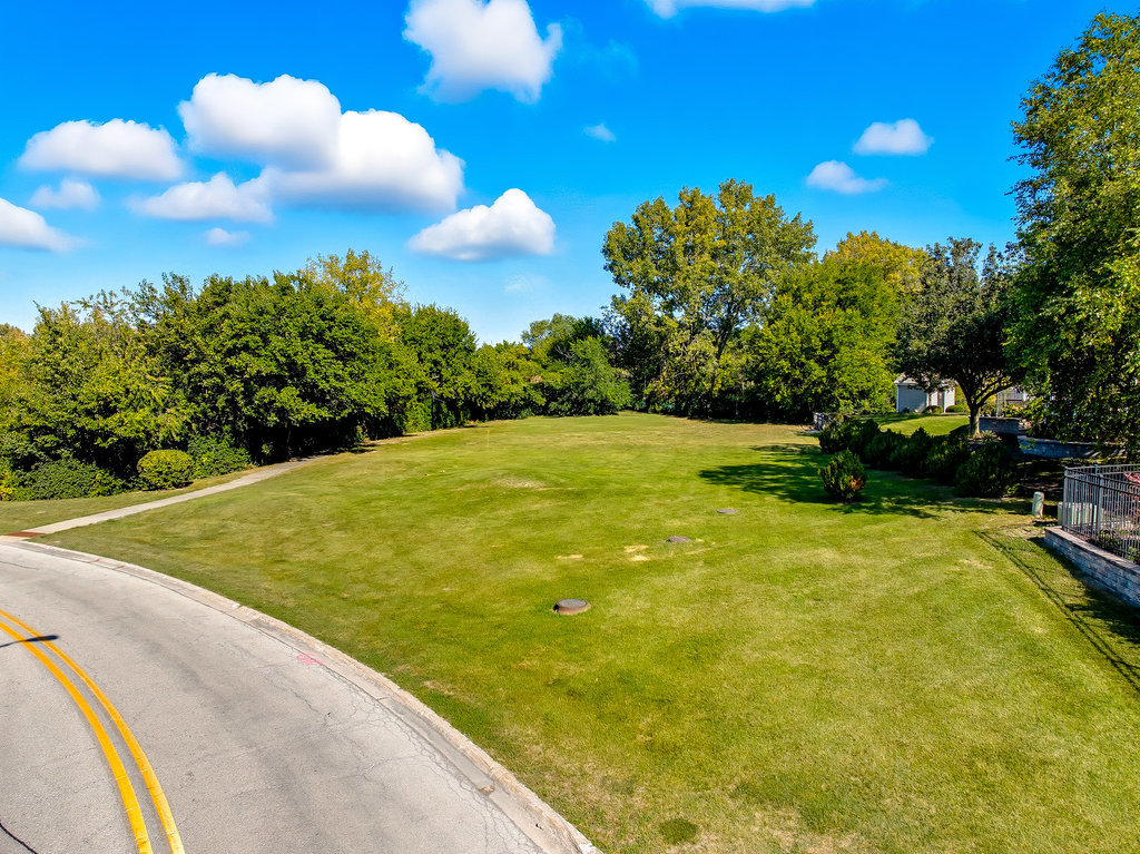 15633 Orlan Brook Drive, Orland Park, IL 60462