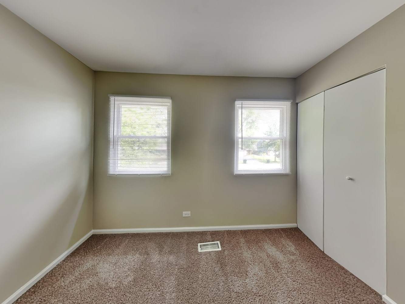 159 E TIMBERLANE Drive, Palatine, IL 60067