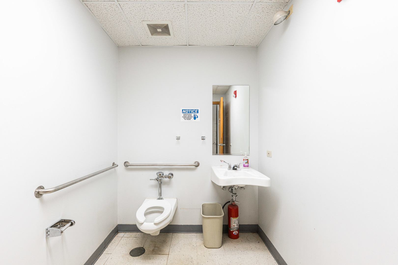 7750 Archer Road #A, Justice, IL 60458