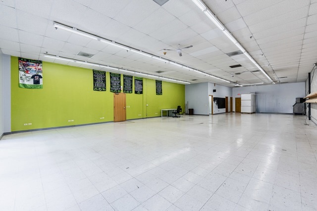 7750 Archer Road #A, Justice, IL 60458