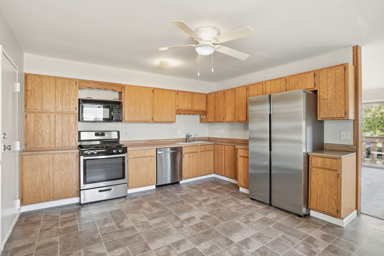 20137 S Hampton Court #A, Frankfort, IL 60423