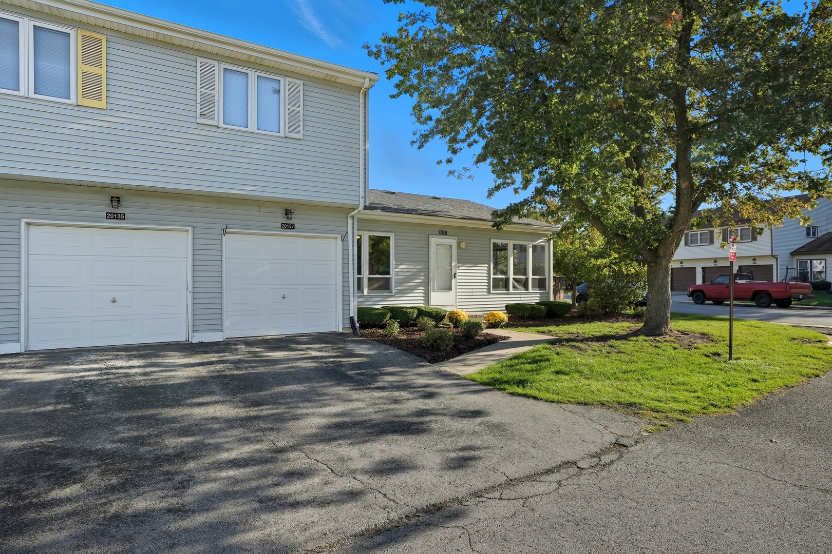 20137 S Hampton Court #A, Frankfort, IL 60423