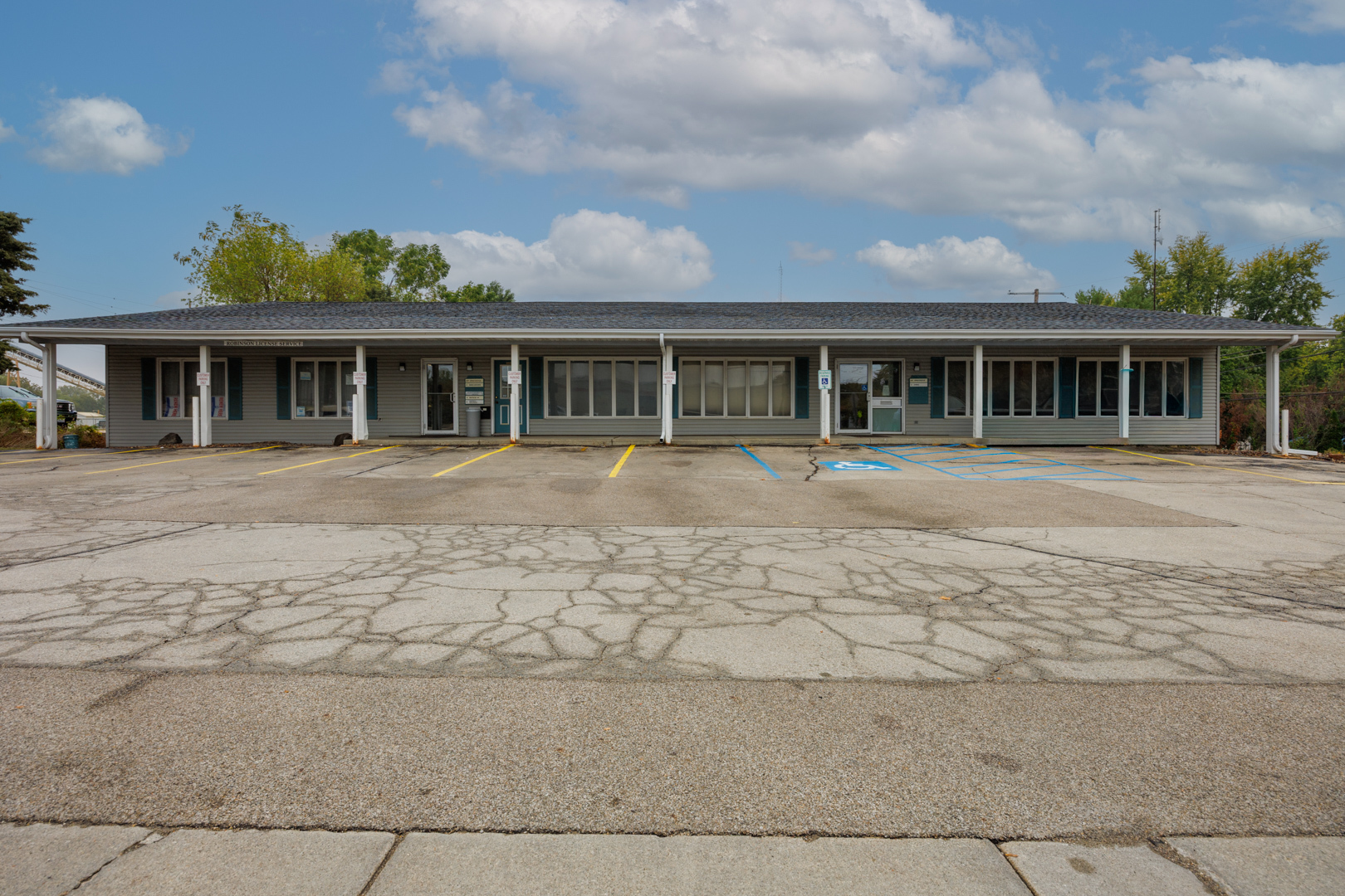 901 E Grove Street #P, Bloomington, IL 61701