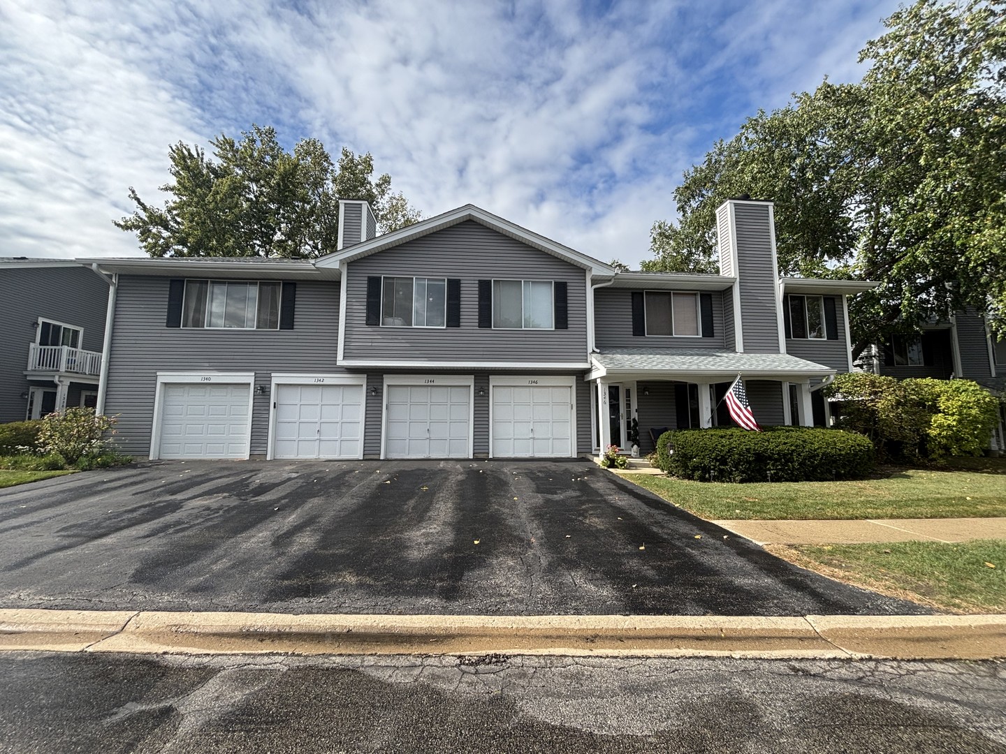 1342 Barclay Lane #3-6, Deerfield, IL 60015