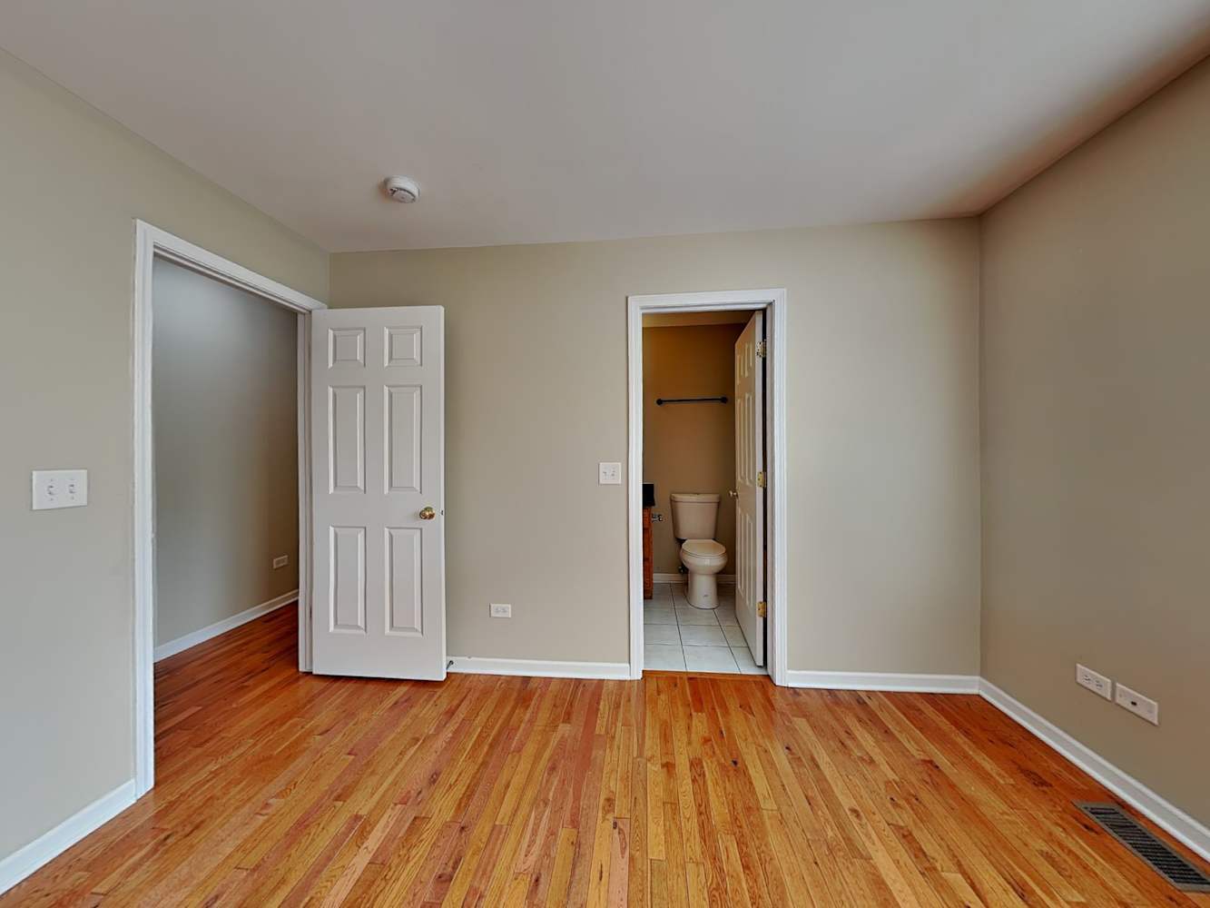 29835 Bayshore Drive, Lake Bluff, IL 60044