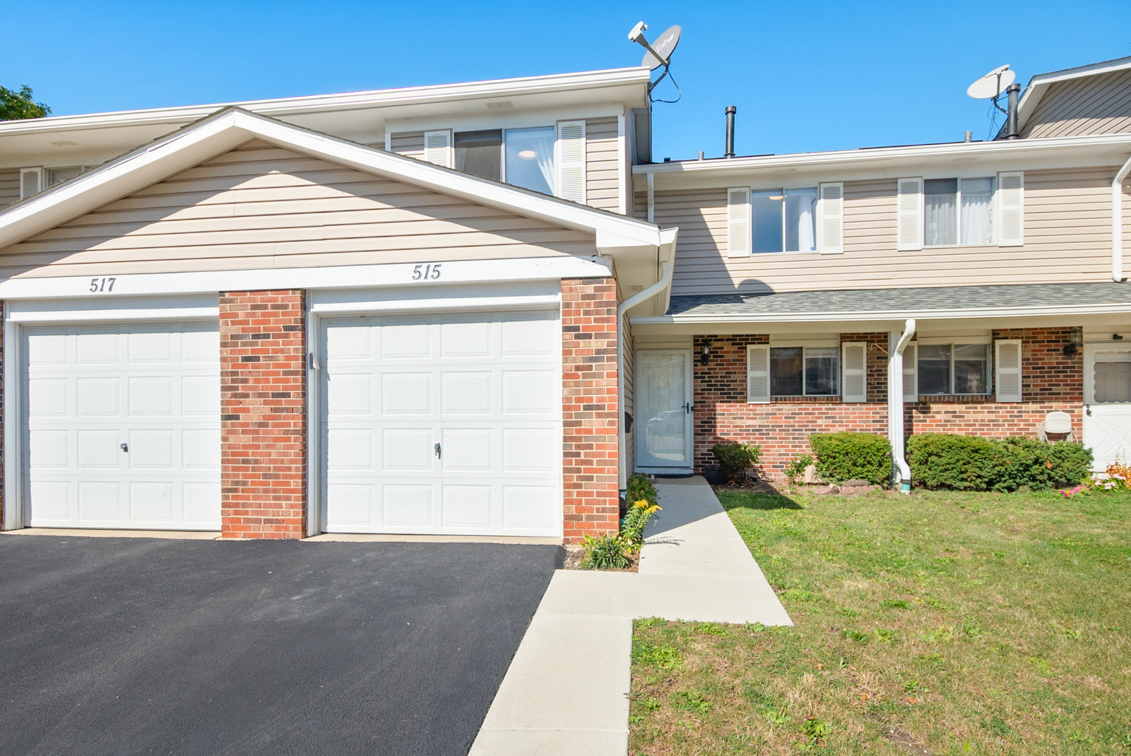 515 Dakota Court, Carol Stream, IL 60188