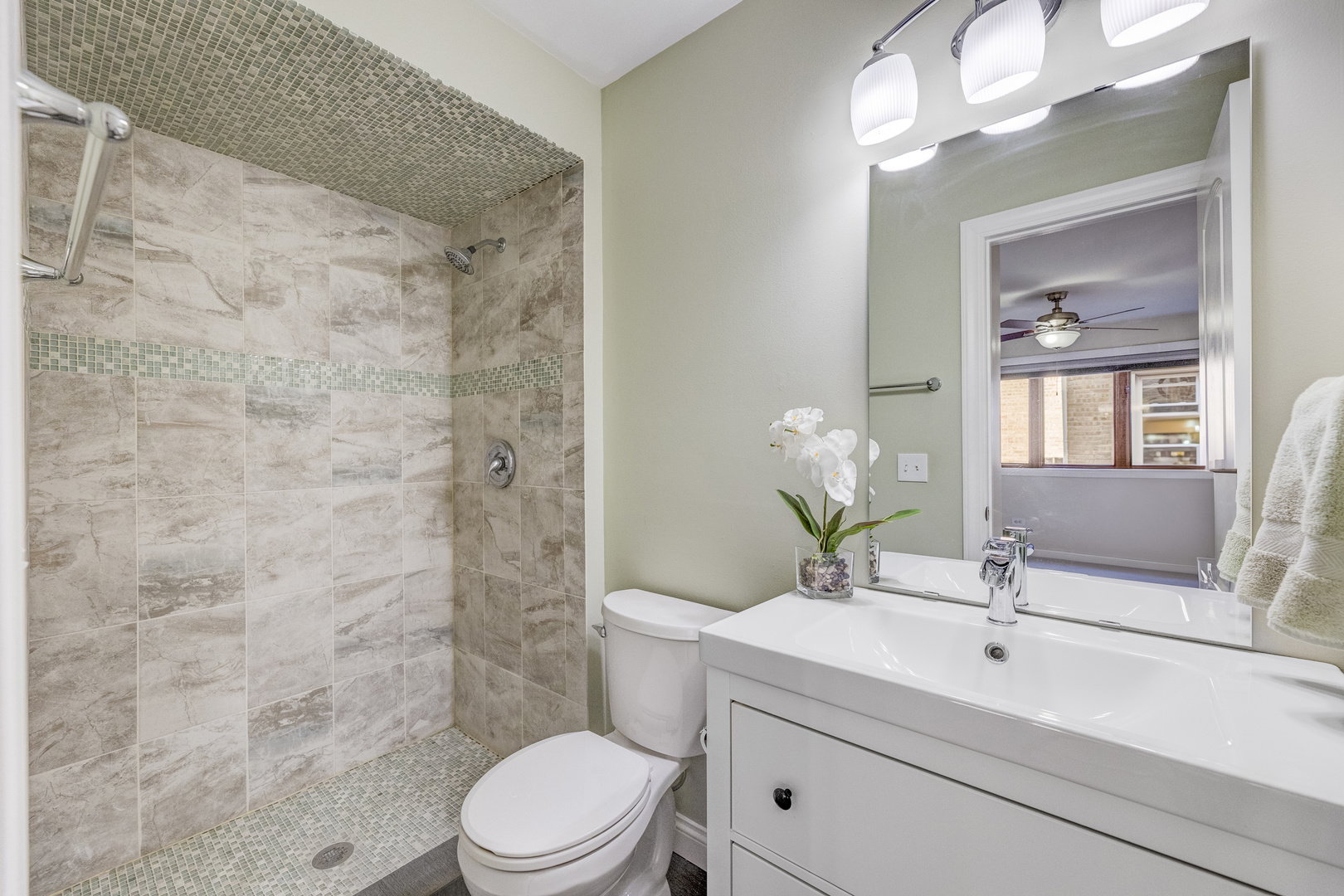 6625 N Northwest Highway #202, Chicago, IL 60631