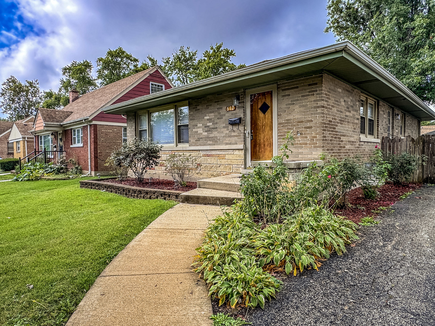 612 N Hillside Avenue, Hillside, IL 60162