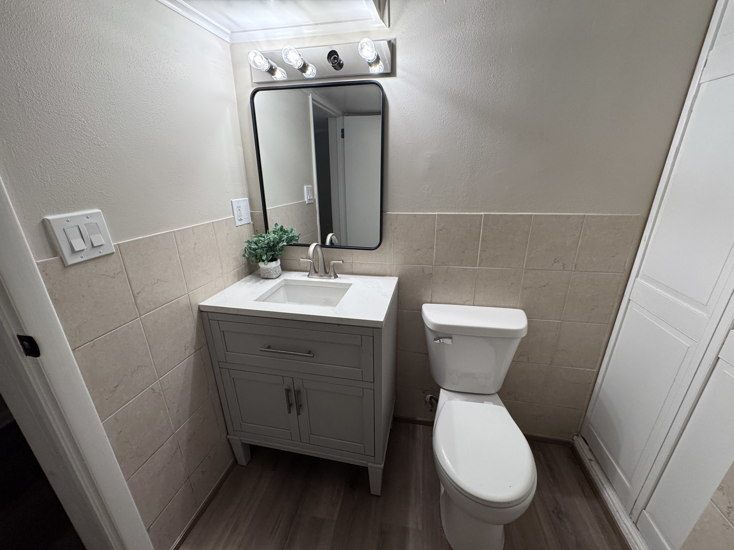 612 N Hillside Avenue, Hillside, IL 60162