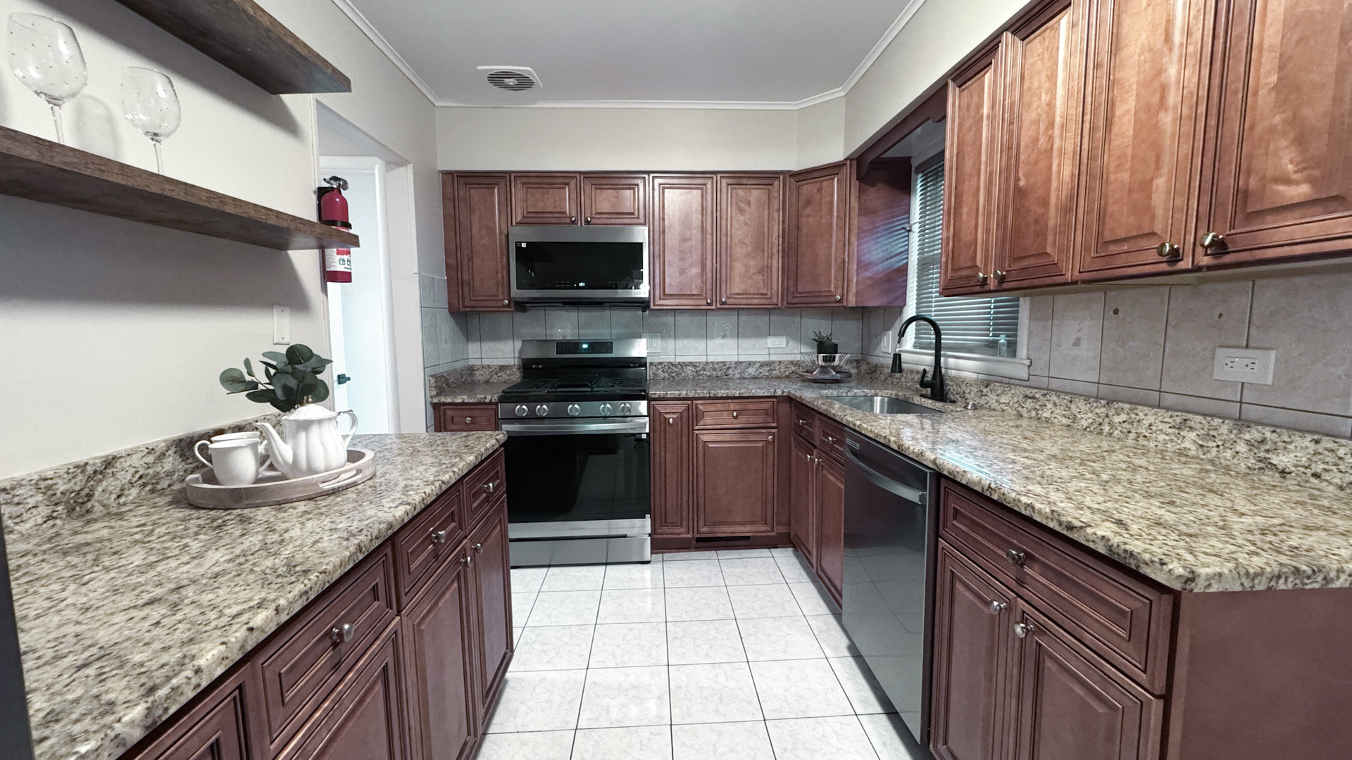 612 N Hillside Avenue, Hillside, IL 60162