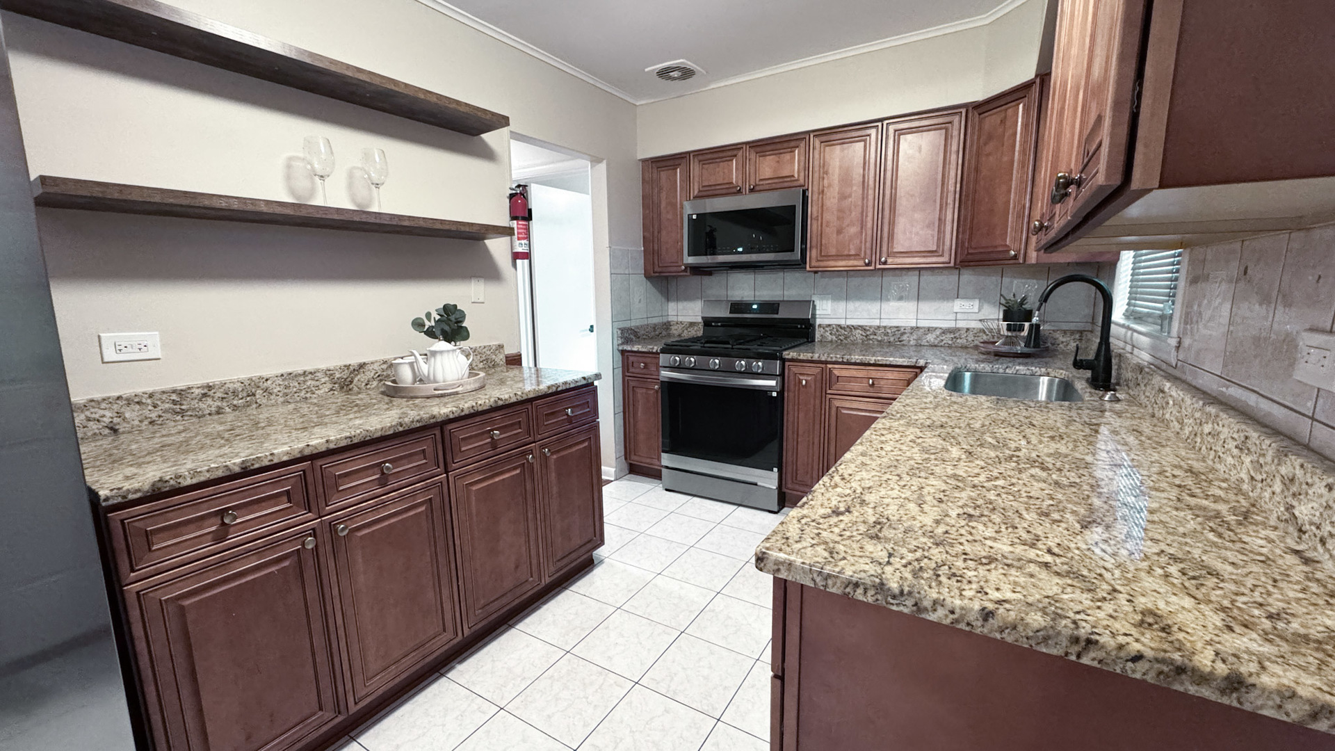 612 N Hillside Avenue, Hillside, IL 60162