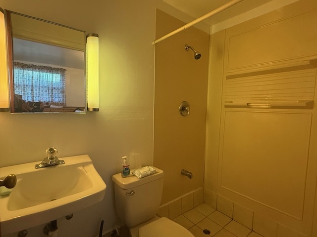 2008 Harding Avenue, Waukegan, IL 60085