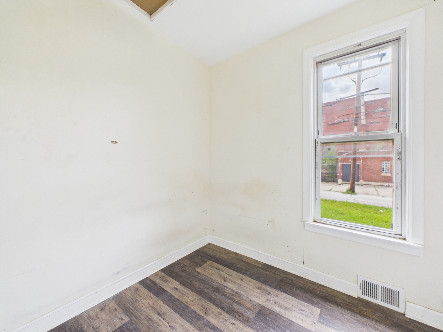 19 E 102nd Place, Chicago, IL 60628