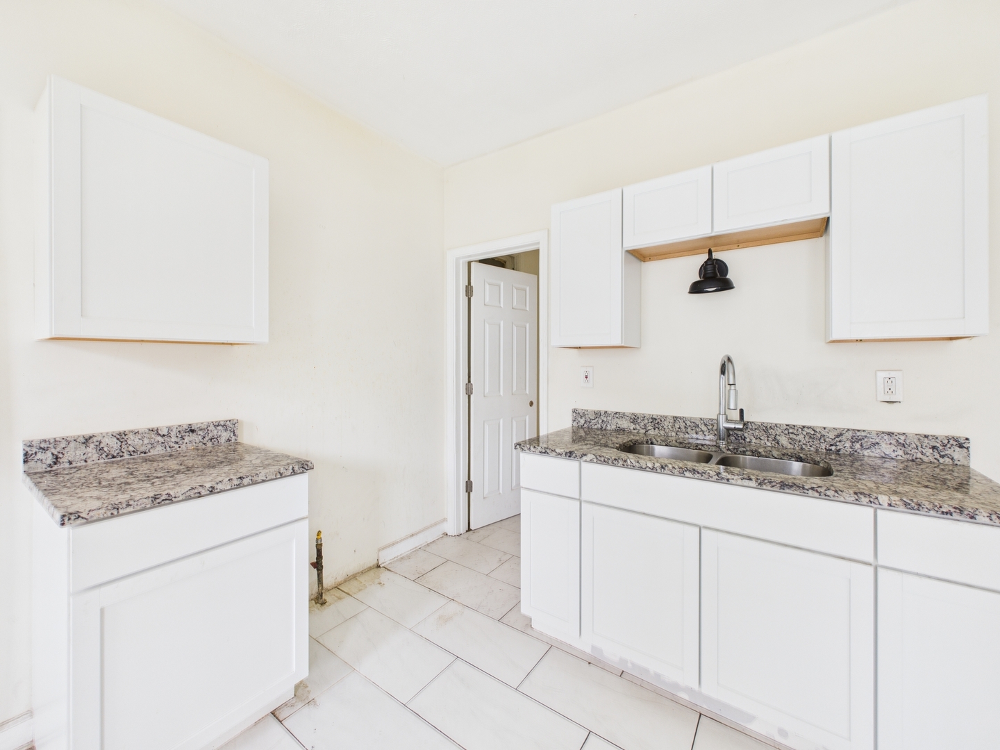 19 E 102nd Place, Chicago, IL 60628
