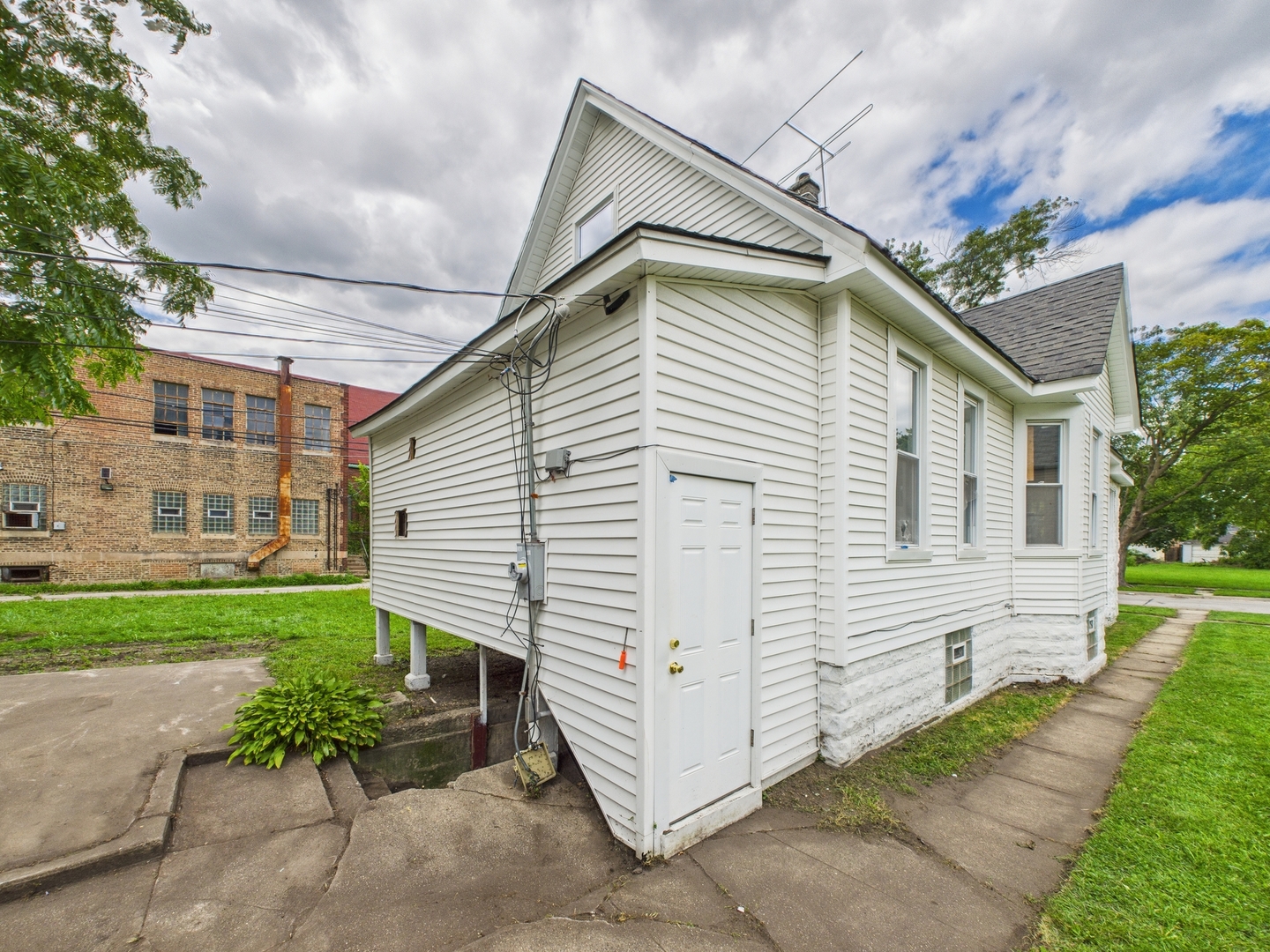19 E 102nd Place, Chicago, IL 60628