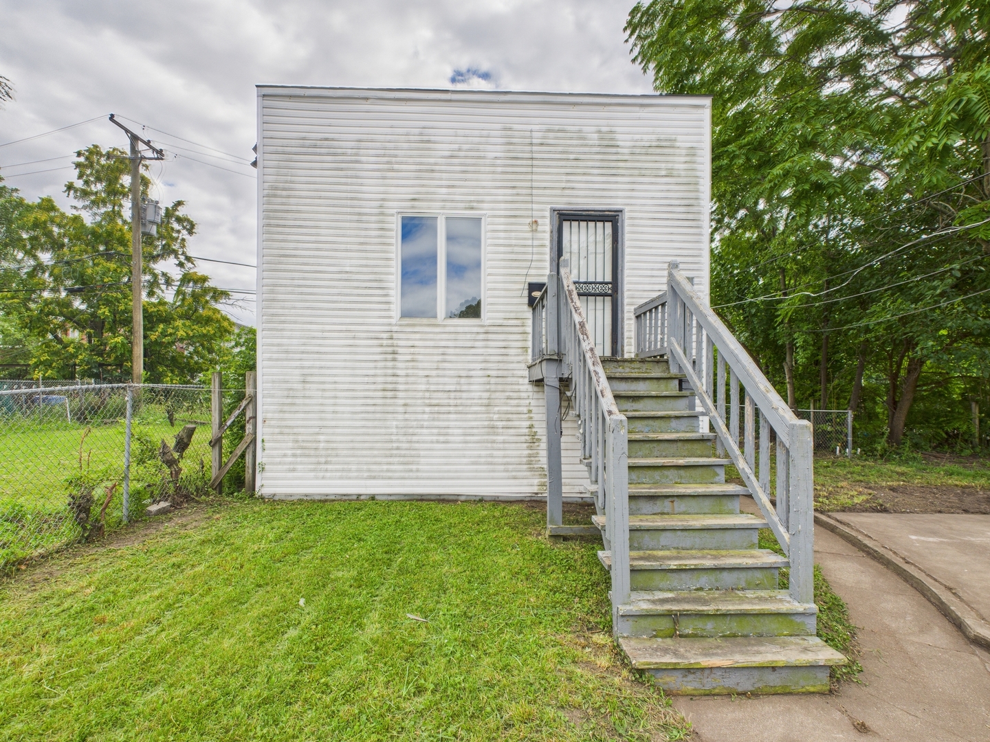 19 E 102nd Place, Chicago, IL 60628