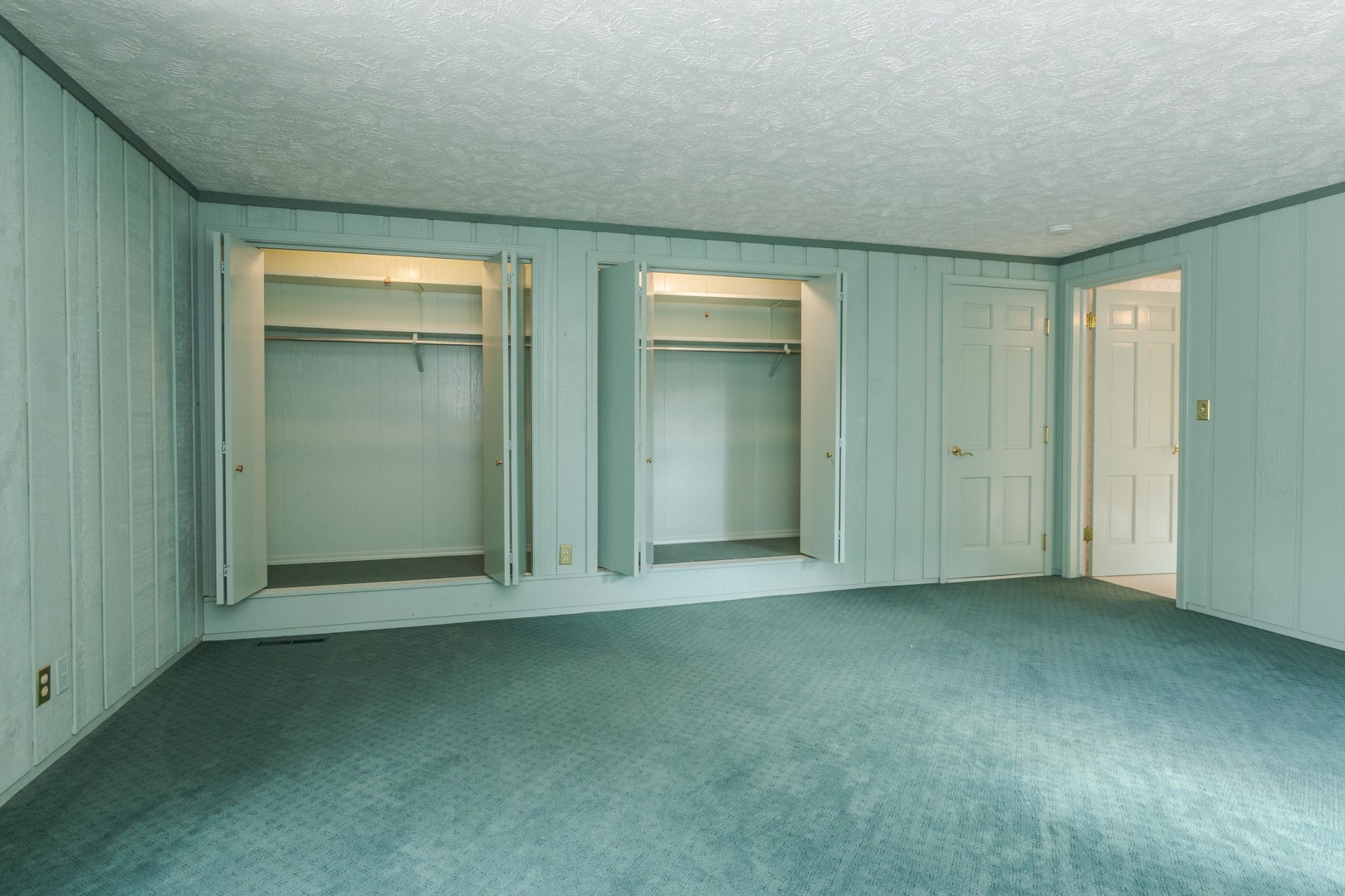 2001 Cloud Street, Bloomington, IL 61701