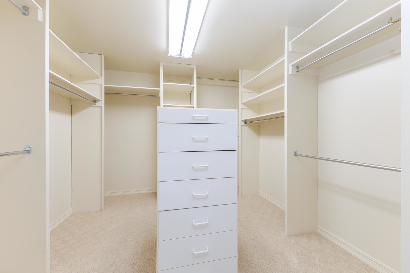 2001 Cloud Street, Bloomington, IL 61701