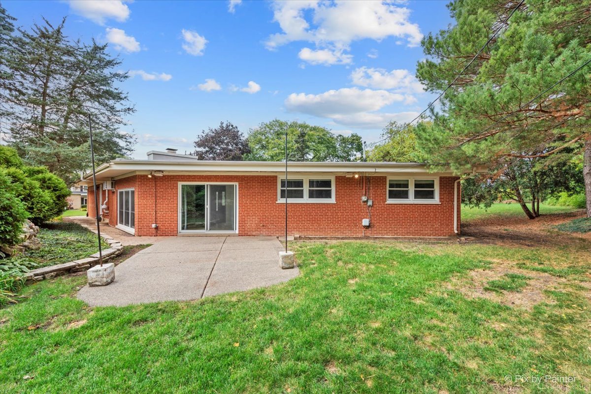 239 Beverly Road, Barrington, IL 60010