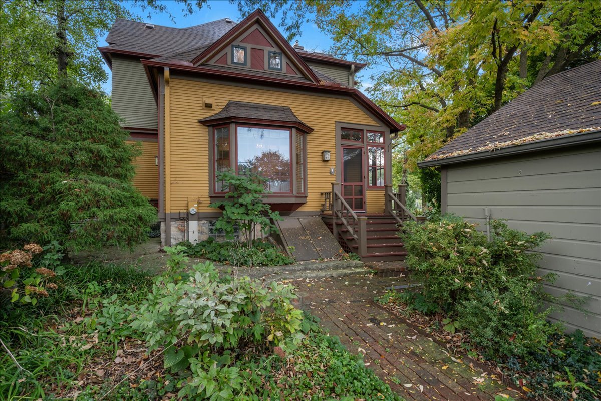 348 Arbor Avenue, West Chicago, IL 60185
