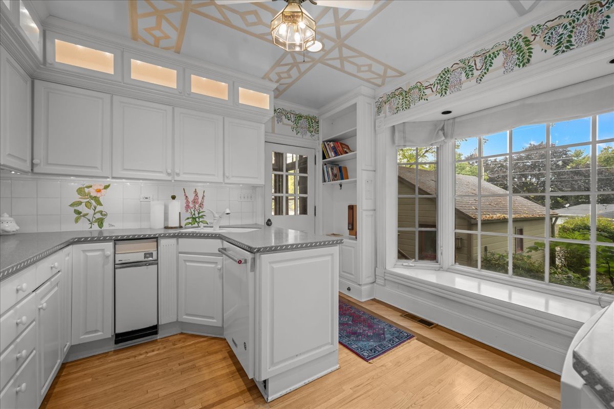 348 Arbor Avenue, West Chicago, IL 60185