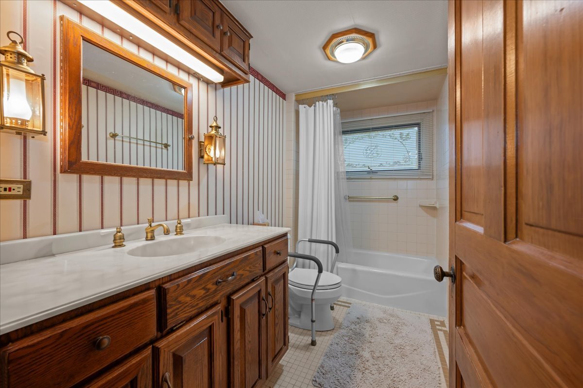 348 Arbor Avenue, West Chicago, IL 60185