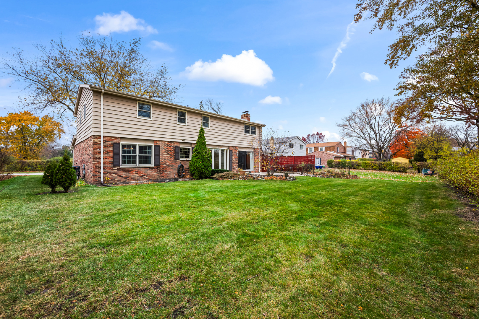 1323 S Kaspar Avenue, Arlington Heights, IL 60005