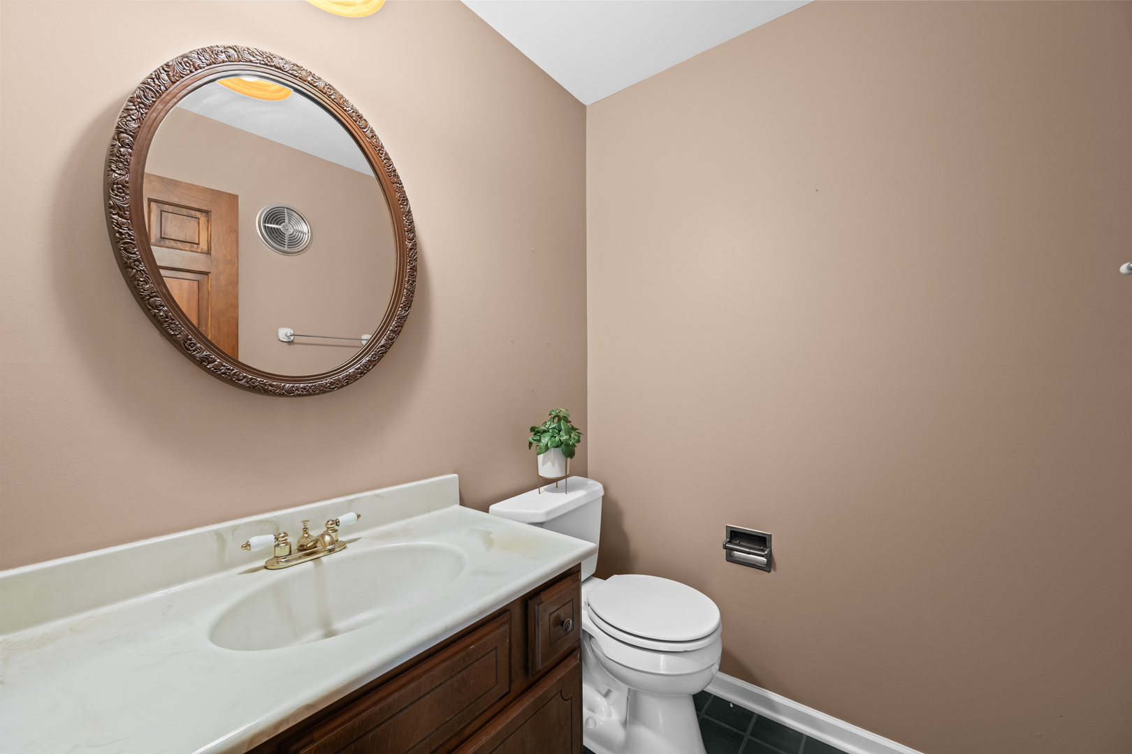 1323 S Kaspar Avenue, Arlington Heights, IL 60005