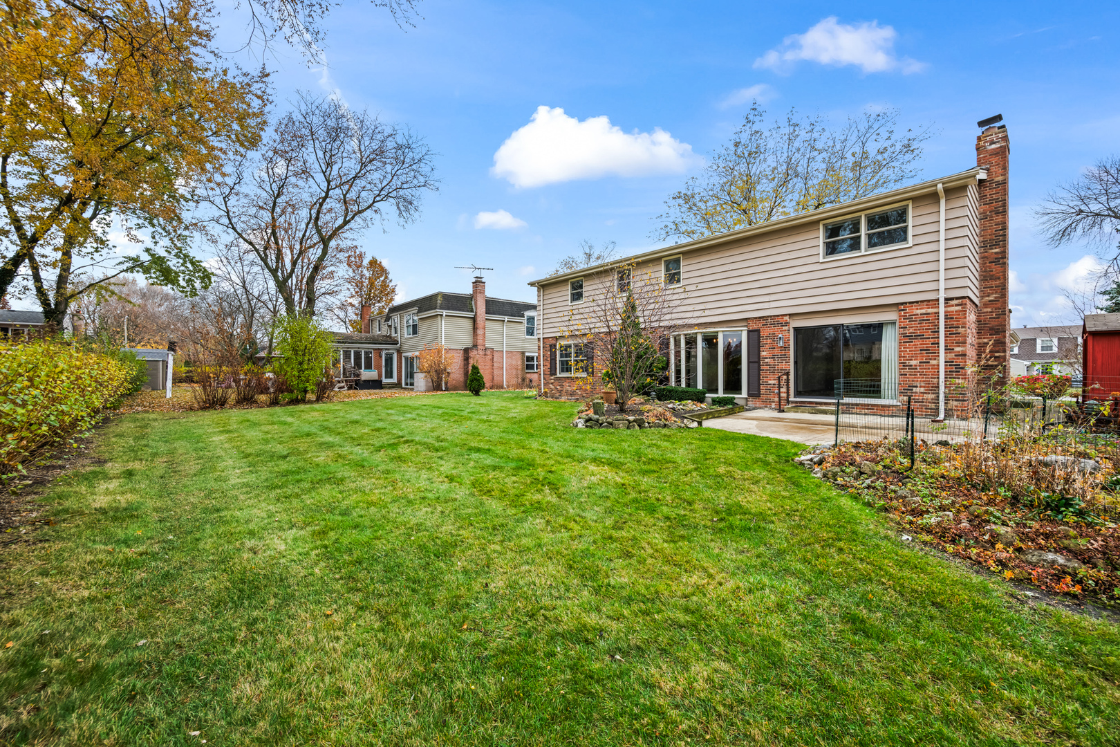 1323 S Kaspar Avenue, Arlington Heights, IL 60005