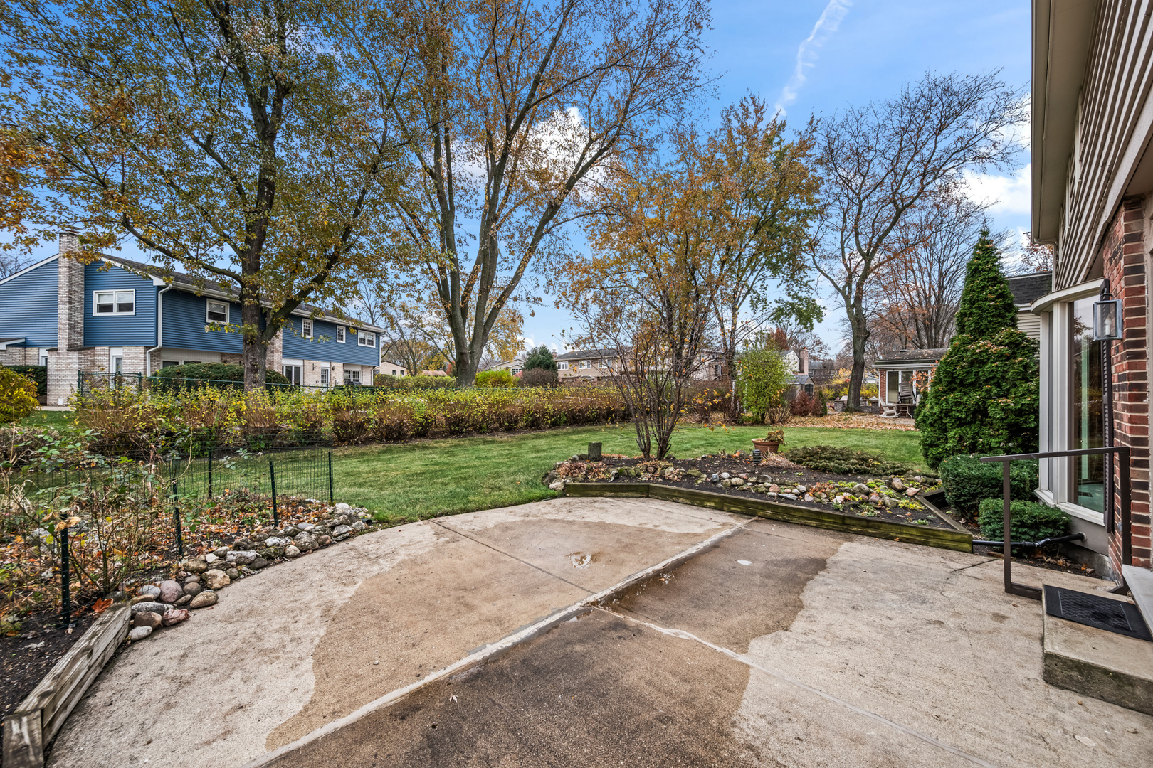 1323 S Kaspar Avenue, Arlington Heights, IL 60005