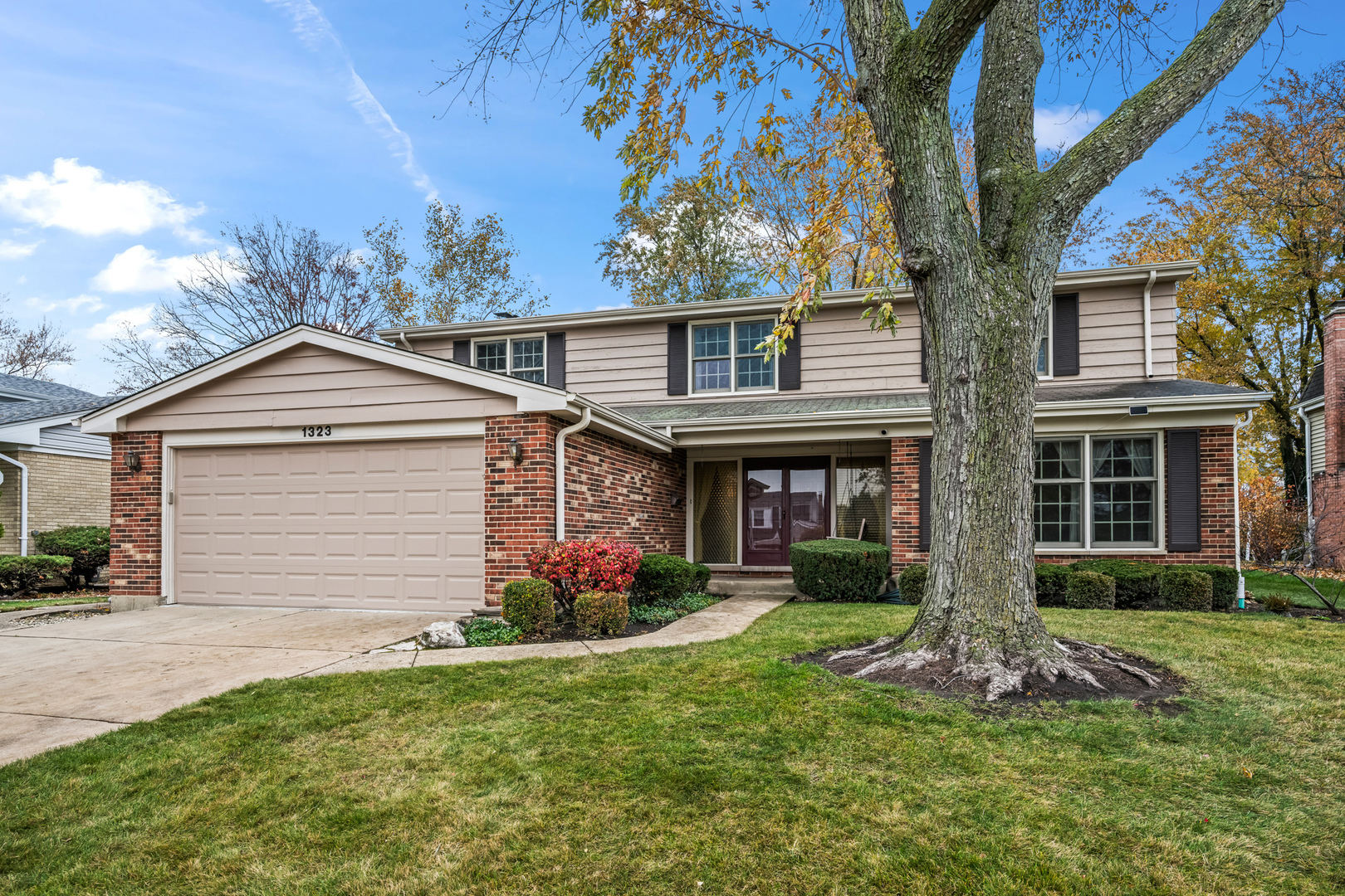 1323 S Kaspar Avenue, Arlington Heights, IL 60005