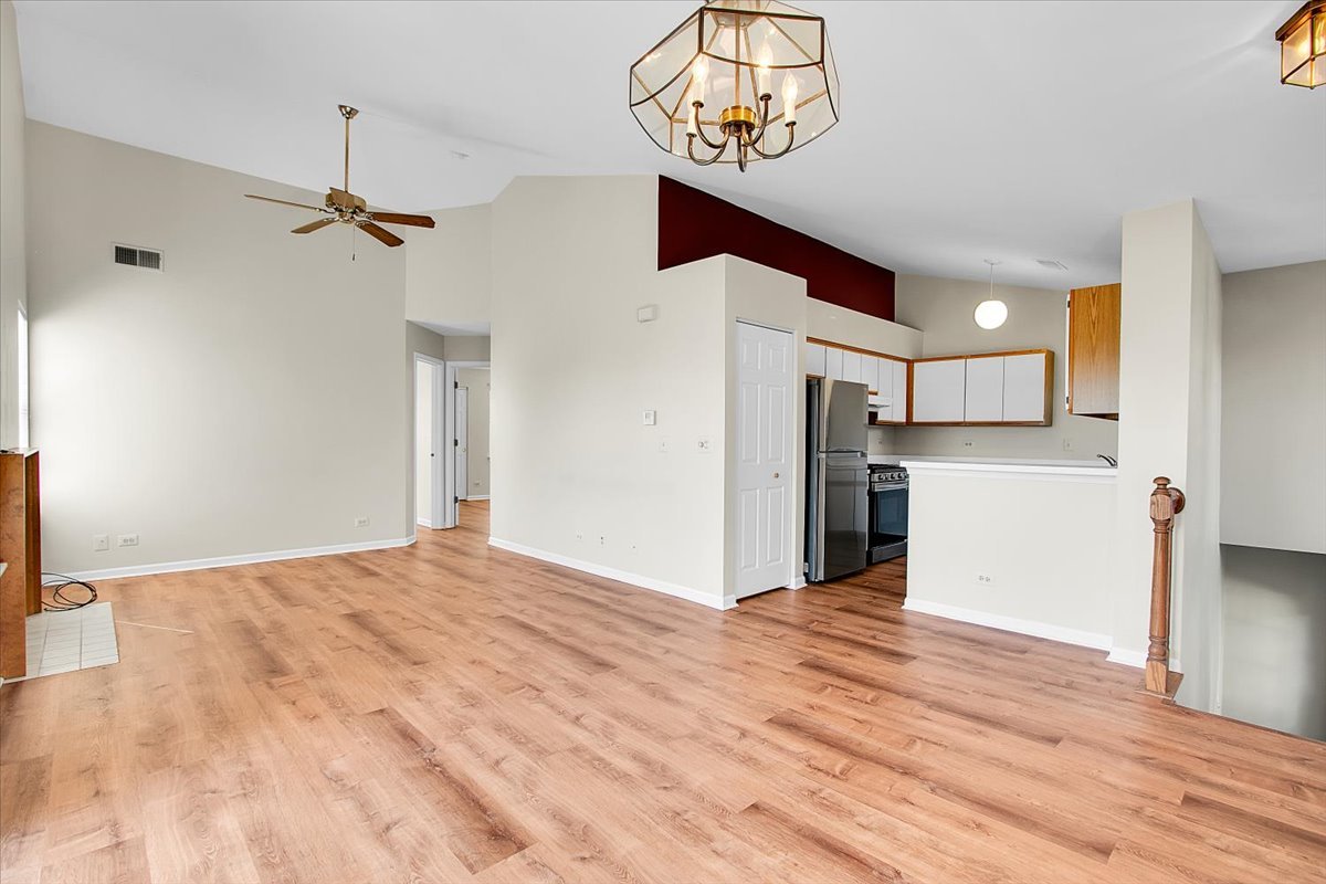 1309 Coldspring Road #1309, Carol Stream, IL 60188