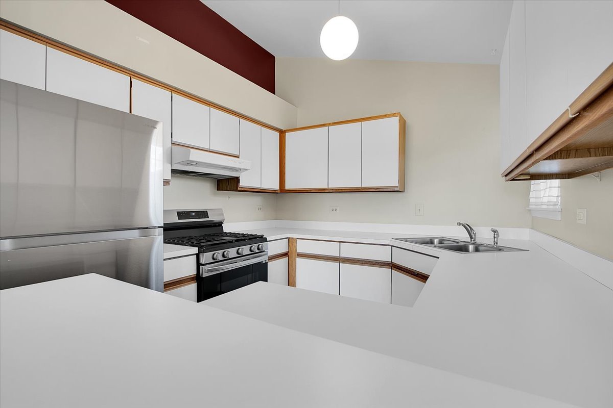 1309 Coldspring Road #1309, Carol Stream, IL 60188