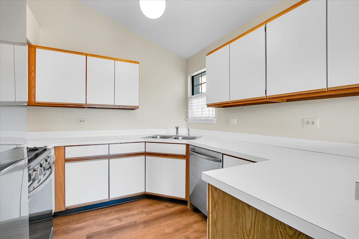 1309 Coldspring Road #1309, Carol Stream, IL 60188