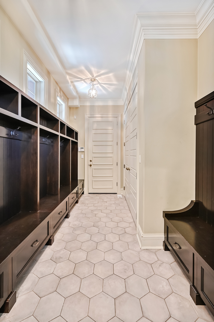 4736 Grand Avenue, Western Springs, IL 60558