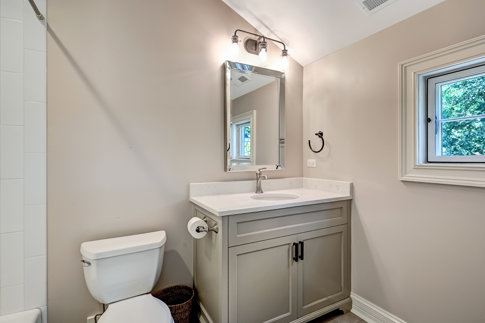 4736 Grand Avenue, Western Springs, IL 60558