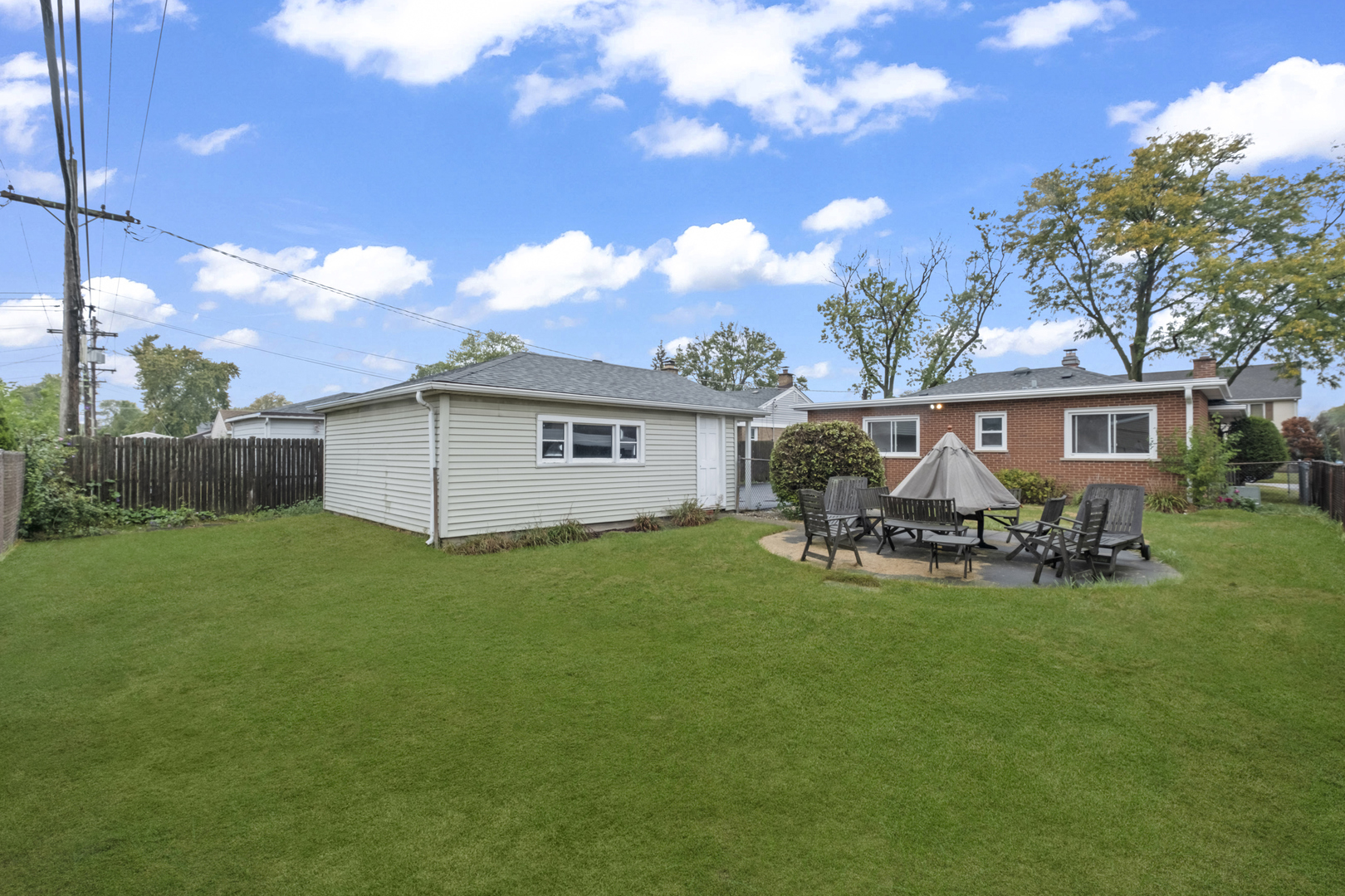 773 E Lincoln Avenue, Des Plaines, IL 60018